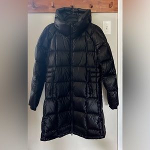 Women’s North Face Acropolis down hooded parka in shiny black. Size SMALL.